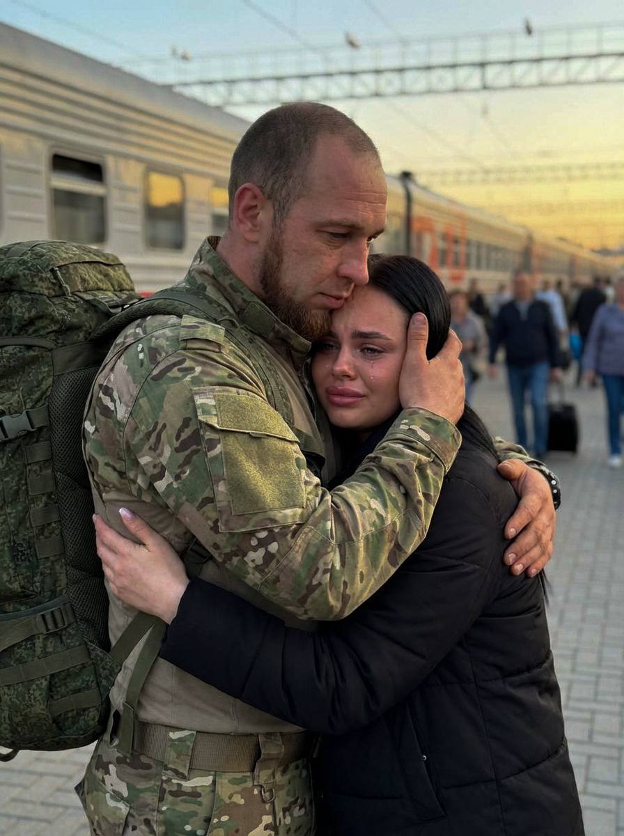 Русский военный в современной форме России...