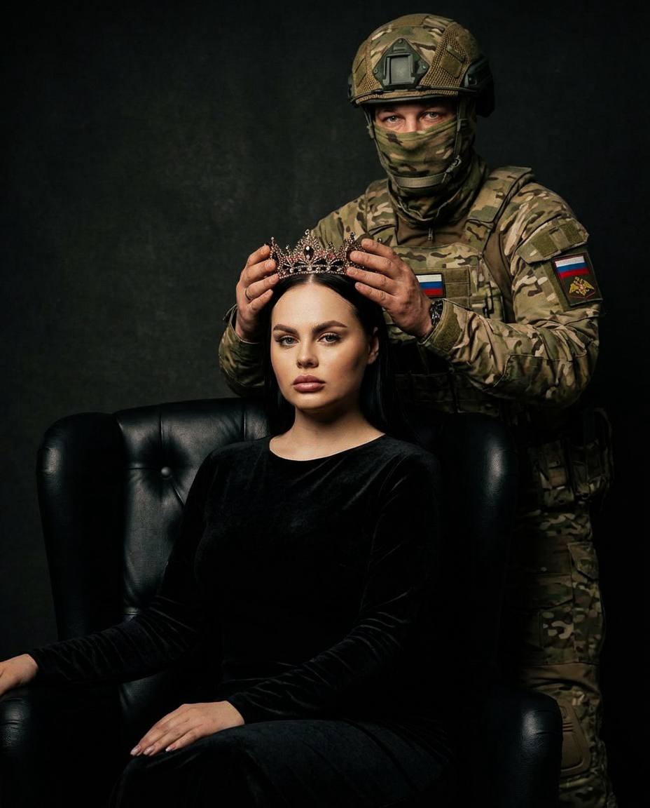Драматический портрет, женщина в черном ба...