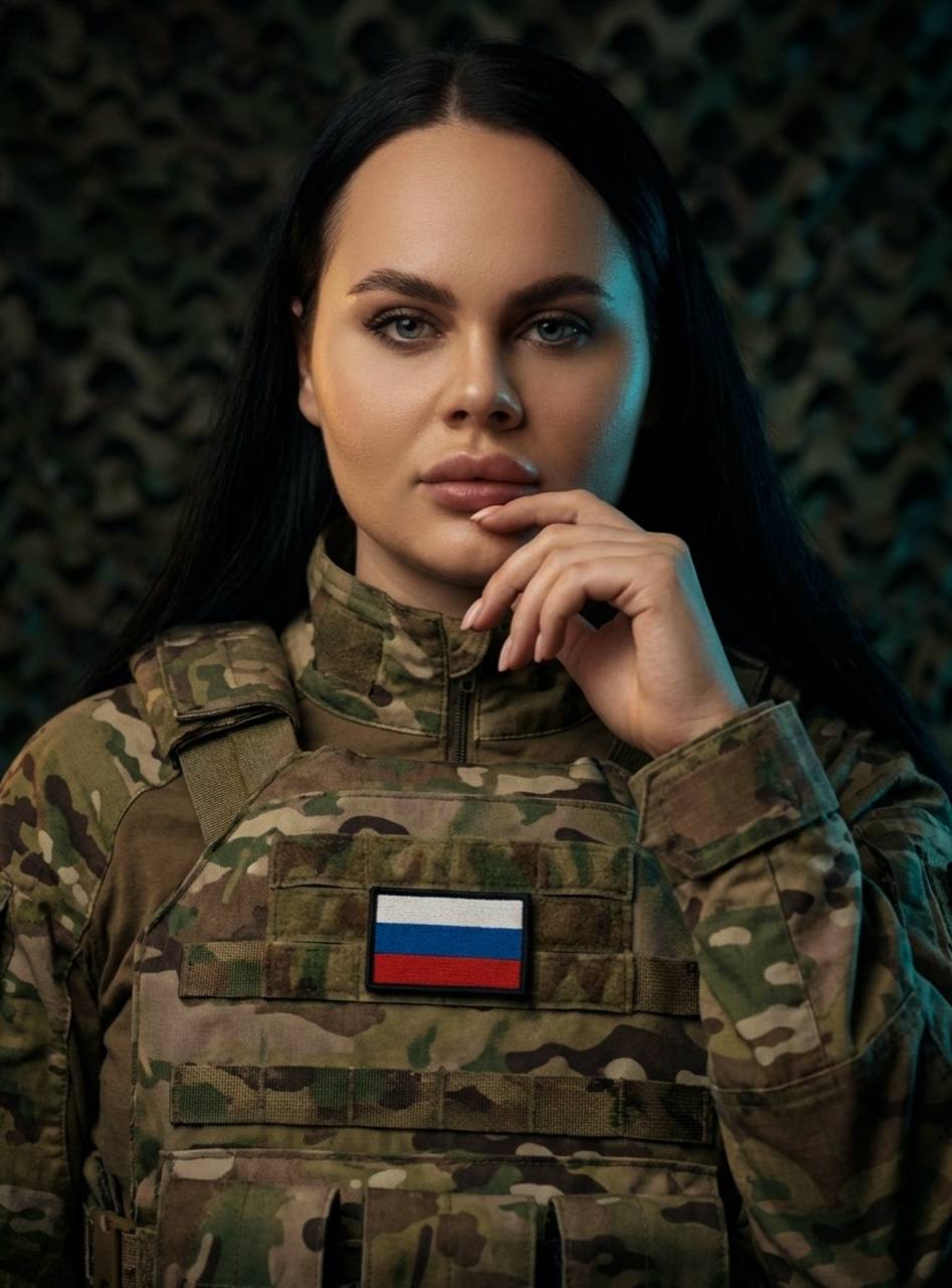 Женский студийный портрет крупным планом (...
