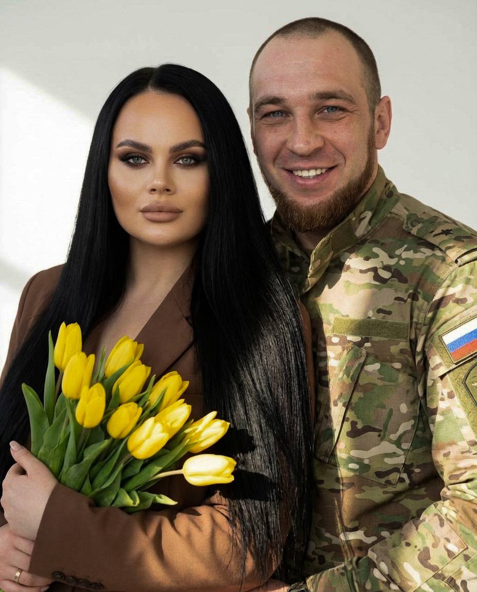 Тоже лицо, что на загруженном фото, не мен...