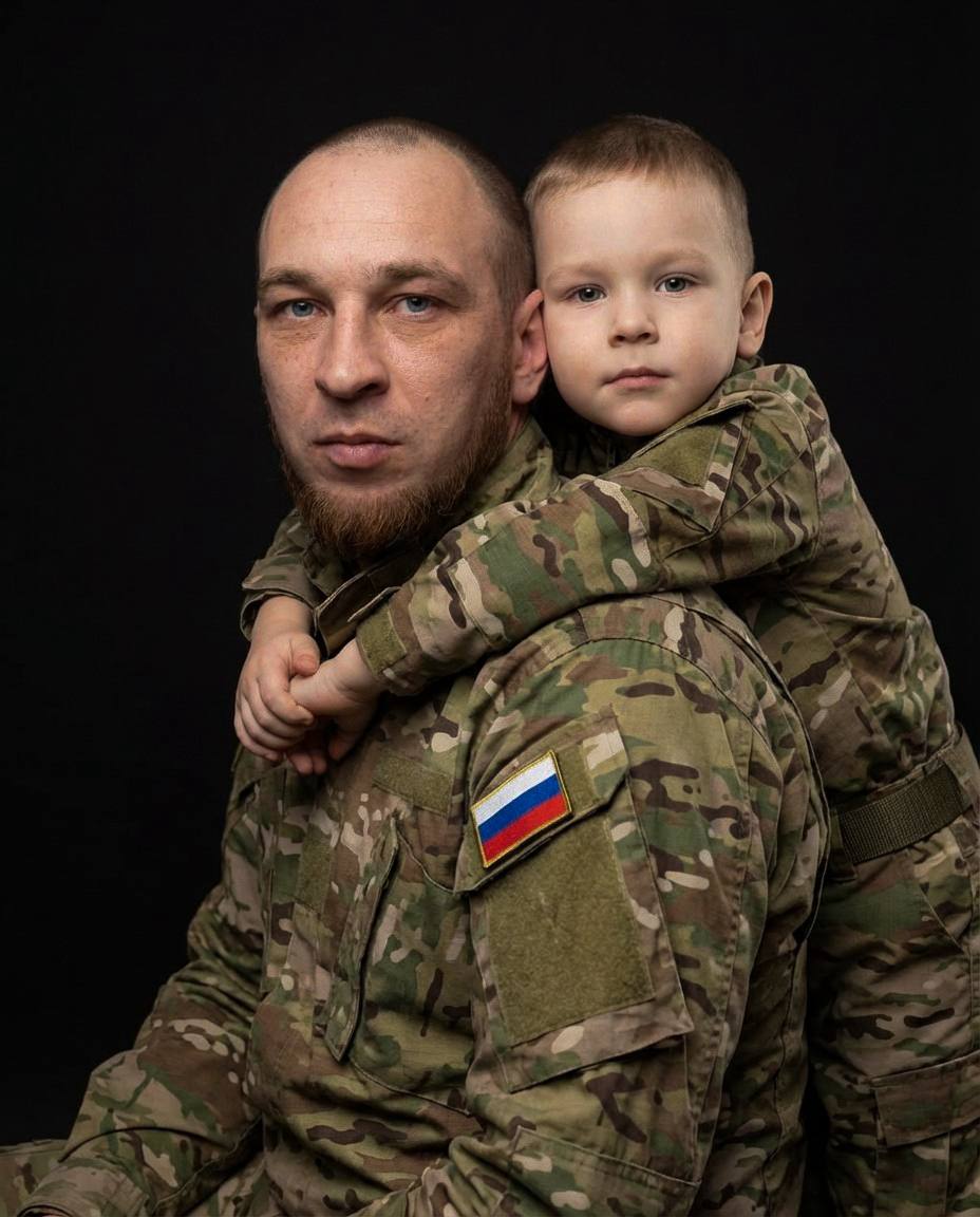 СТРОГО СОХРАНИ ВНЕШНОСТЬ родителя (мужчины...