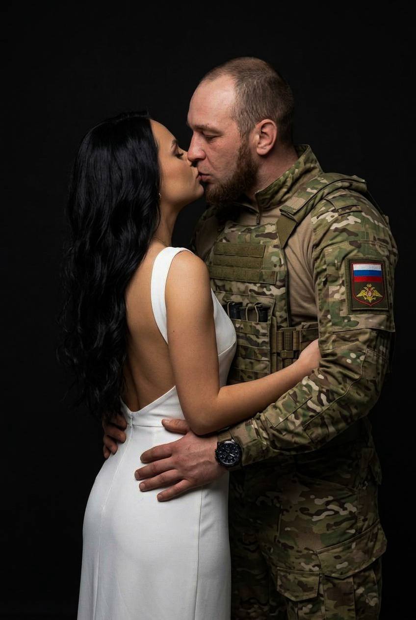 Не меняй черты лица студийная фотография:...