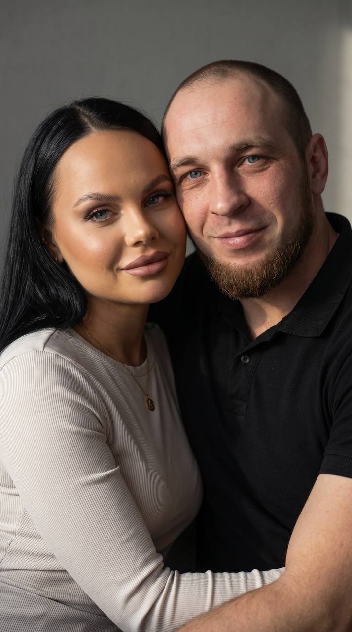 Не меняя внешности людей с фото, приближен...