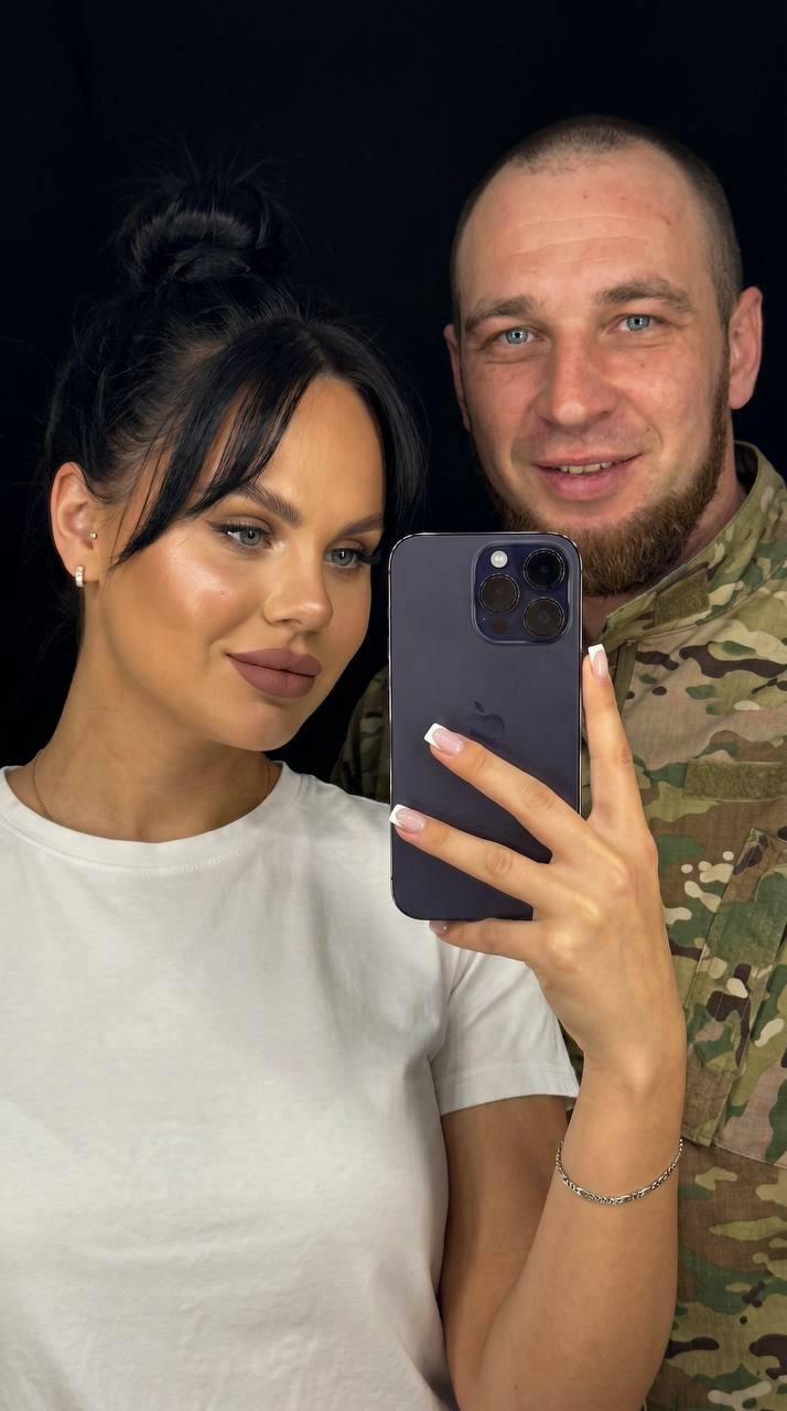 Крупный план фотореалистичного селфи, снят...