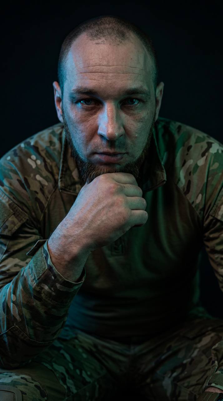 Кинематографичный hyper-realistic portrait...