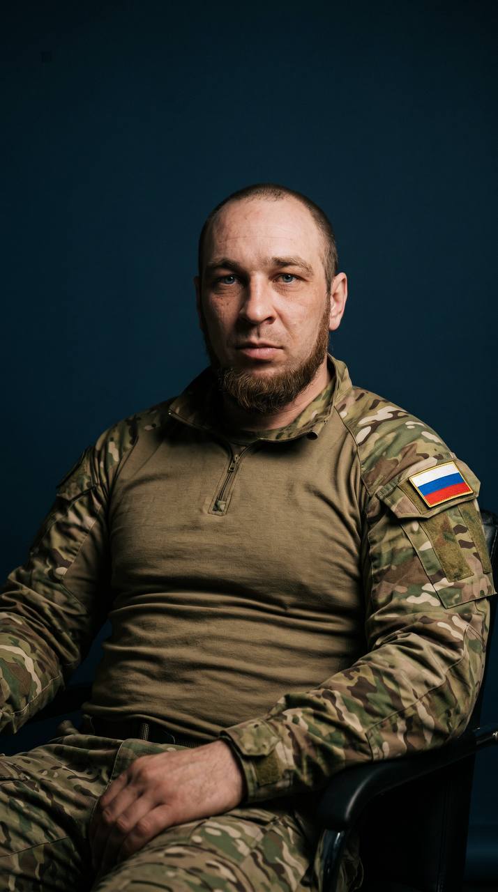 Кинематографический близкий портрет мужчин...