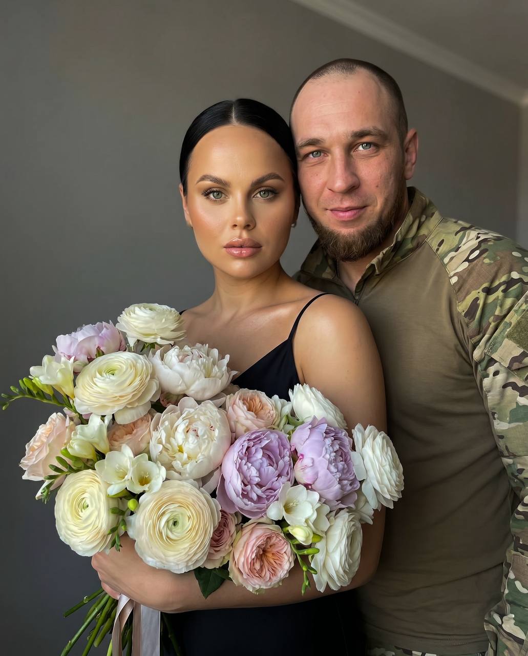 Не меняя черты лица с загруженного фото Кр...