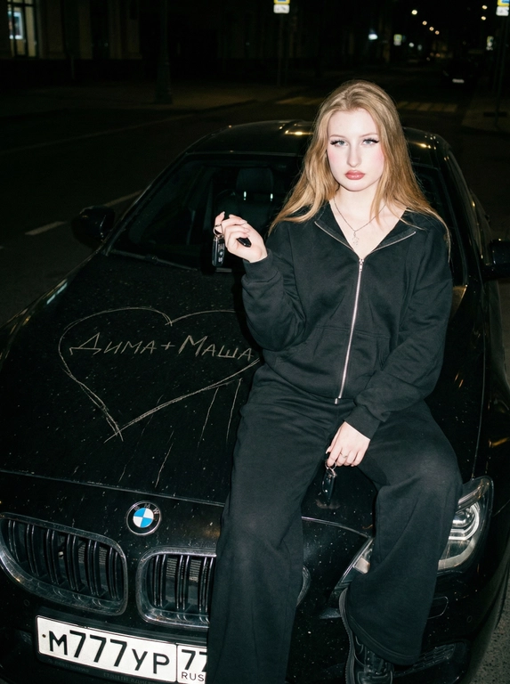 ИИ-фото на капоте BMW с сердцем с именами – тренд 2024