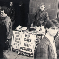 Crowded Day - Pop Icons