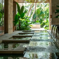 Melodías Tranquilas De Spa - Gurú de la música del masaje & Los revolucionarios de la restauración & Escapar de la gravedad