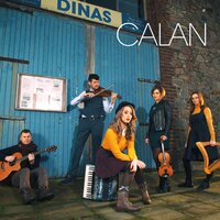 Fflopsi Mopsi (Merch y Tafarnwr / Mopsi Don / Dawns y Tylwyth Teg) - Calan
