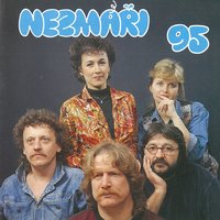 Blázen za komínem - Nezmaři