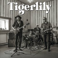 Now Up - Tigerlily & Dave Lindholm