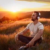 Las Melodías Fluyen Suavemente - Almuerzo sereno & Lluvia relajarse & Musica Relajante Specialistas