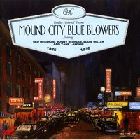 She's a Latin From Manhattan - Mound City Blue Blowers