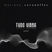 Lá Fora - Mariana Cavanellas