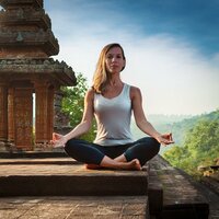 Flujo De Equilibrio Suave - La Mente Binaural & Yoga con Música Espiritual & Ambiente Forestal