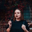 taya_burton