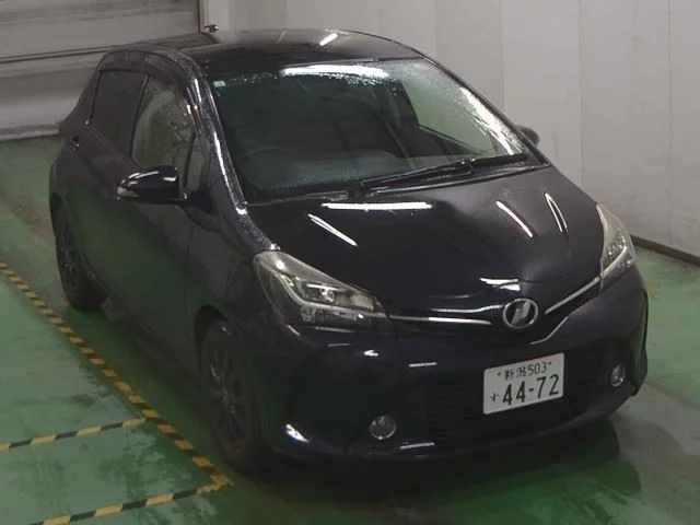 Toyota Vitz Лот № 2015