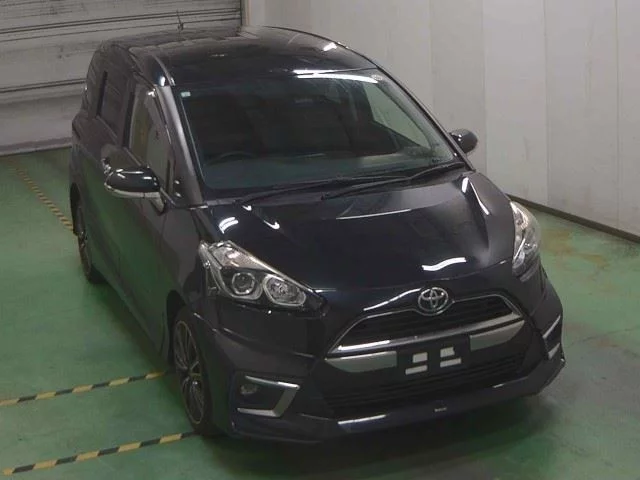 Toyota Sienta Лот № 2017