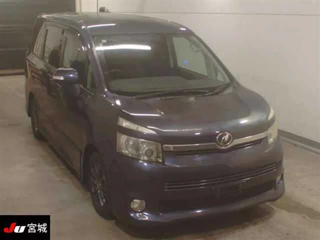 Toyota Voxy Лот № 2010