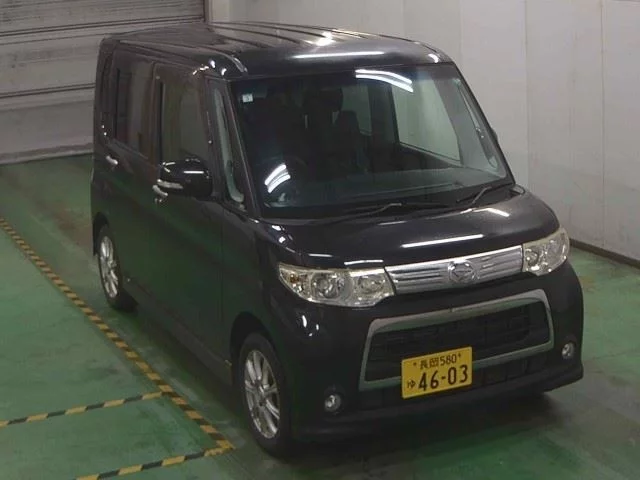 Daihatsu Tanto Лот № 2011