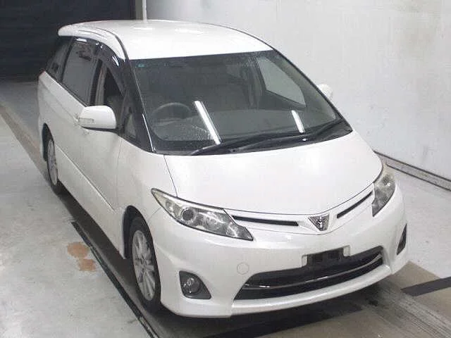 Toyota Estima Лот № 2010