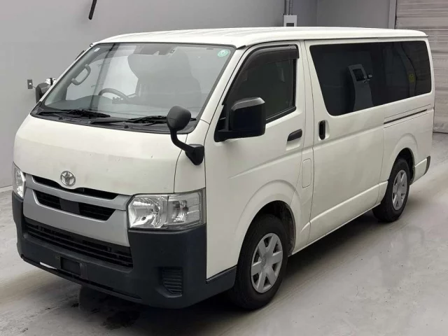 Toyota Hiace Van Лот № 62150 2020