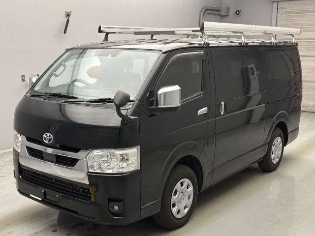 Toyota Hiace Van Лот № 62141 2023
