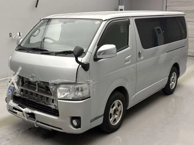 Toyota Hiace Van Лот № 62107 2015