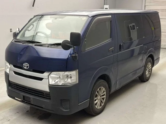 Toyota Hiace Van Лот № 62106 2015