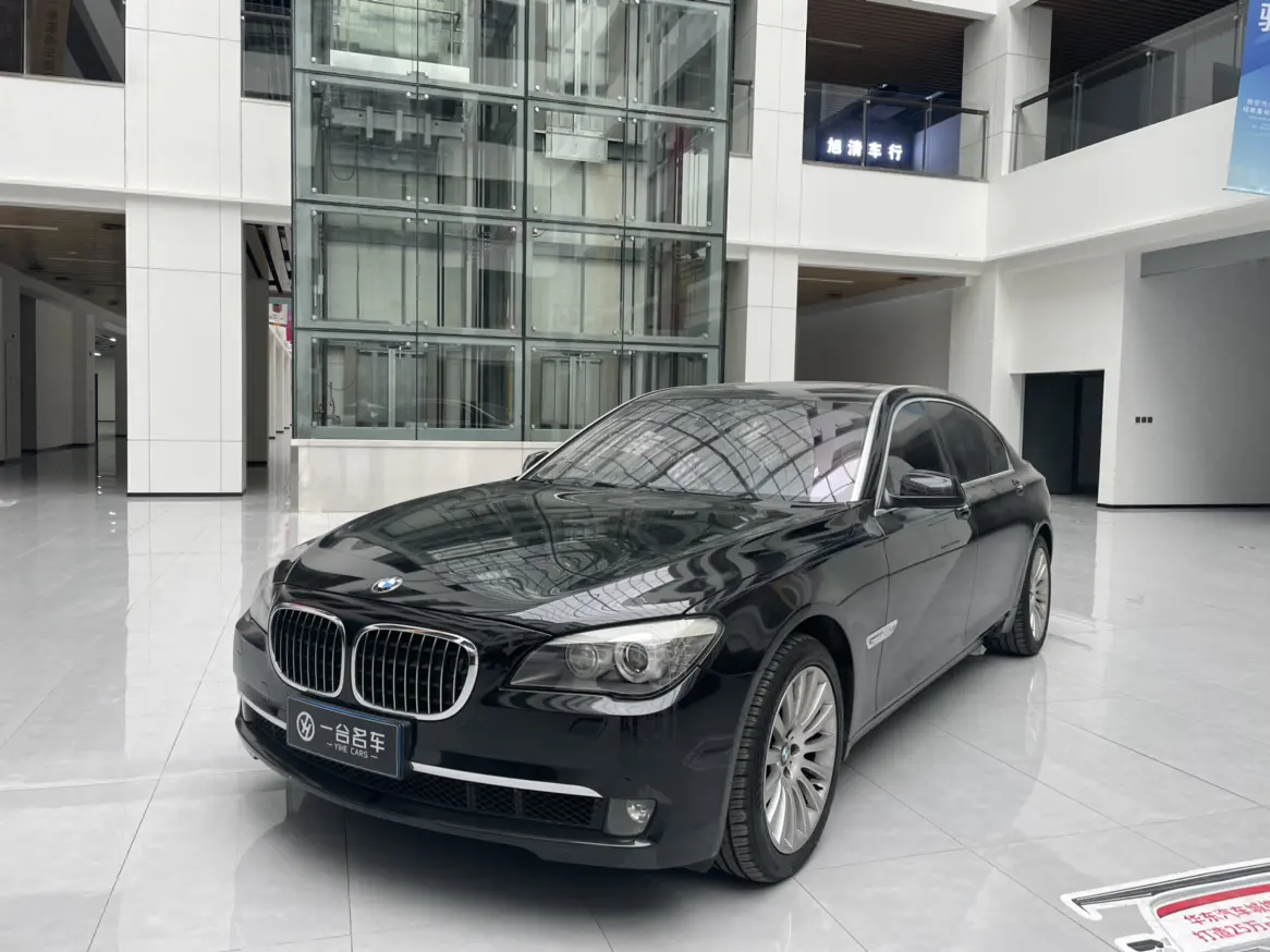BMW 7 серии V (F01/F02/F04) Рестайлинг