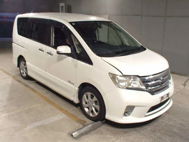 Nissan Serena Лот № 2013