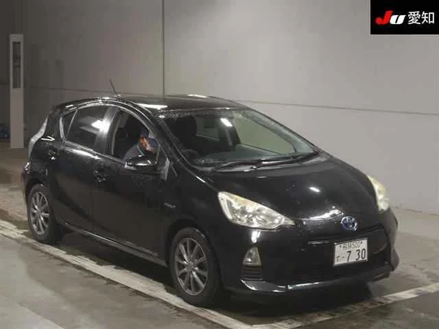 Toyota Aqua Лот № 30804 2013