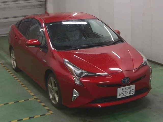 Toyota Isis Лот № 2011