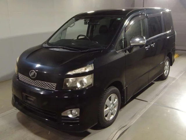 Toyota Voxy Лот № 2011