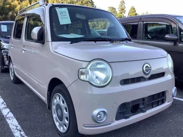 Daihatsu Mira Лот № 2010