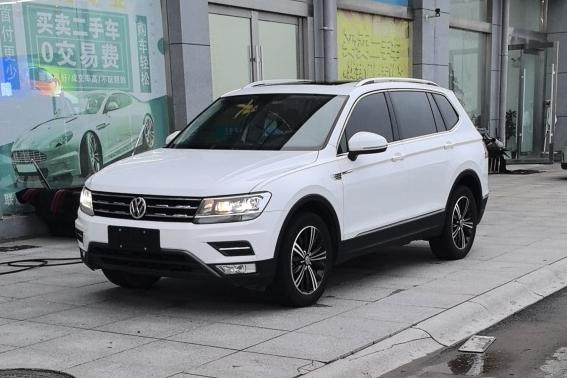 Volkswagen Tiguan L №17001872 2020