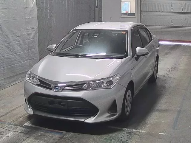 Toyota Corolla Axio Лот № 2019