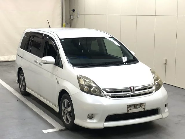 Toyota ISis I Рестайлинг