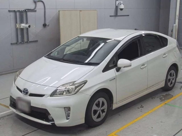 Toyota Aqua Лот № 10176 2013