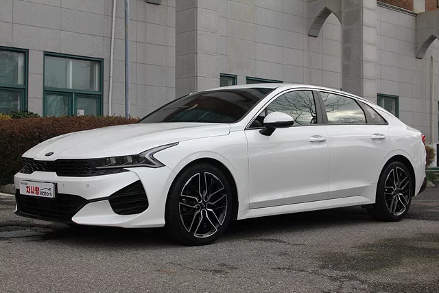 Kia K5 III