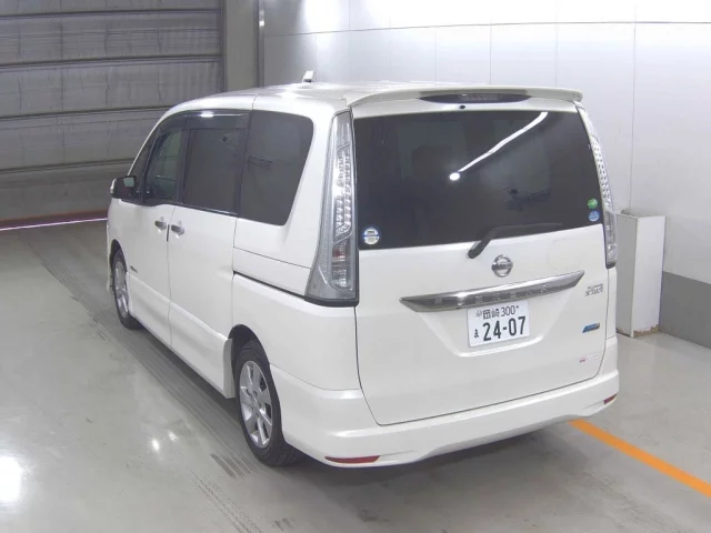 Nissan Serena Лот № 2013