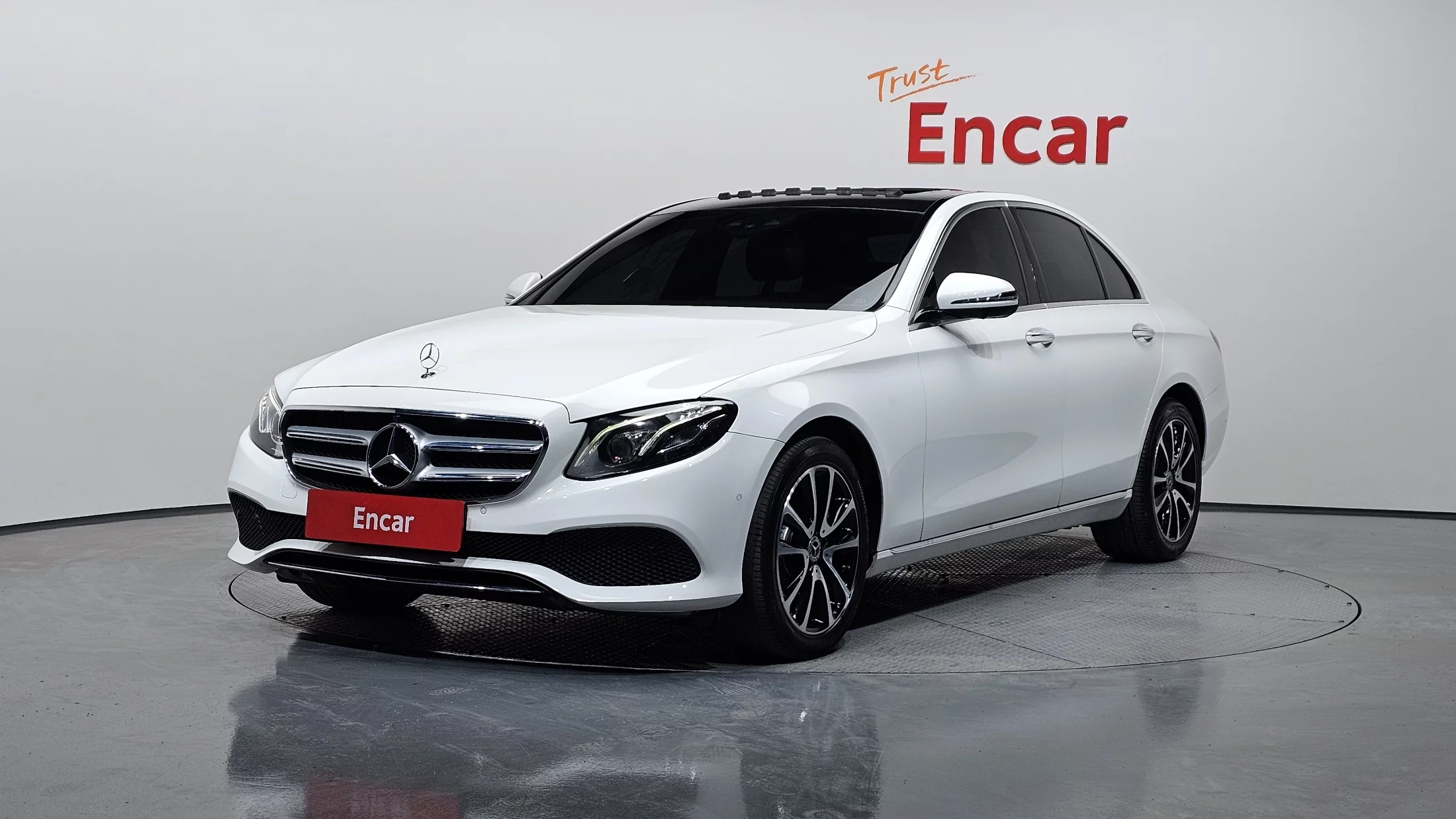 Mercedes-Benz E-Класс 2019