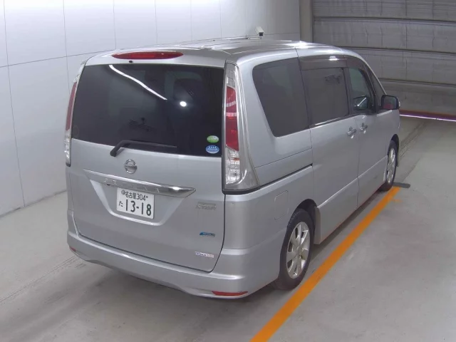 Nissan Serena Лот № 2011