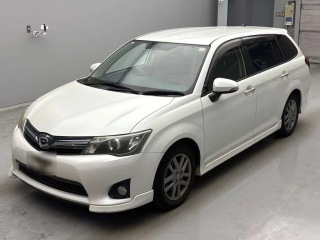 Toyota Corolla Fielder Лот № 493 2014