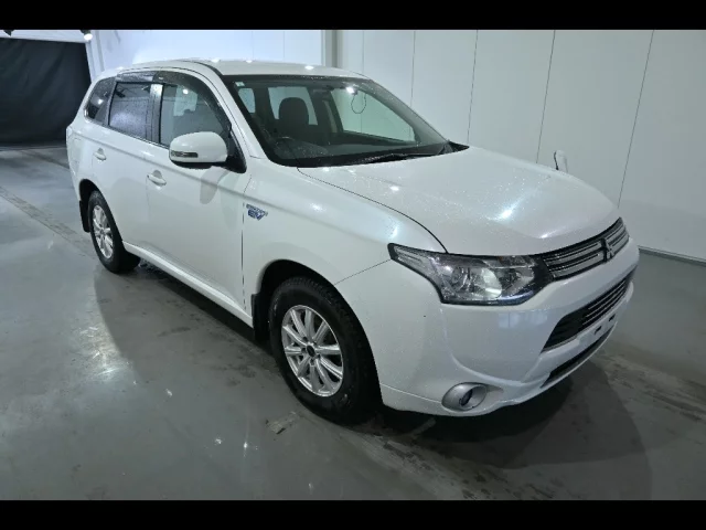 Mitsubishi Outlander Phev Лот № 29162 2013