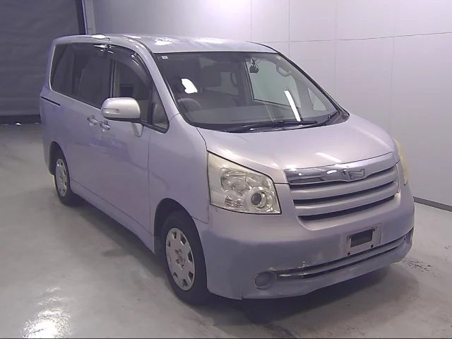 Toyota Noah Лот № 19111 2009