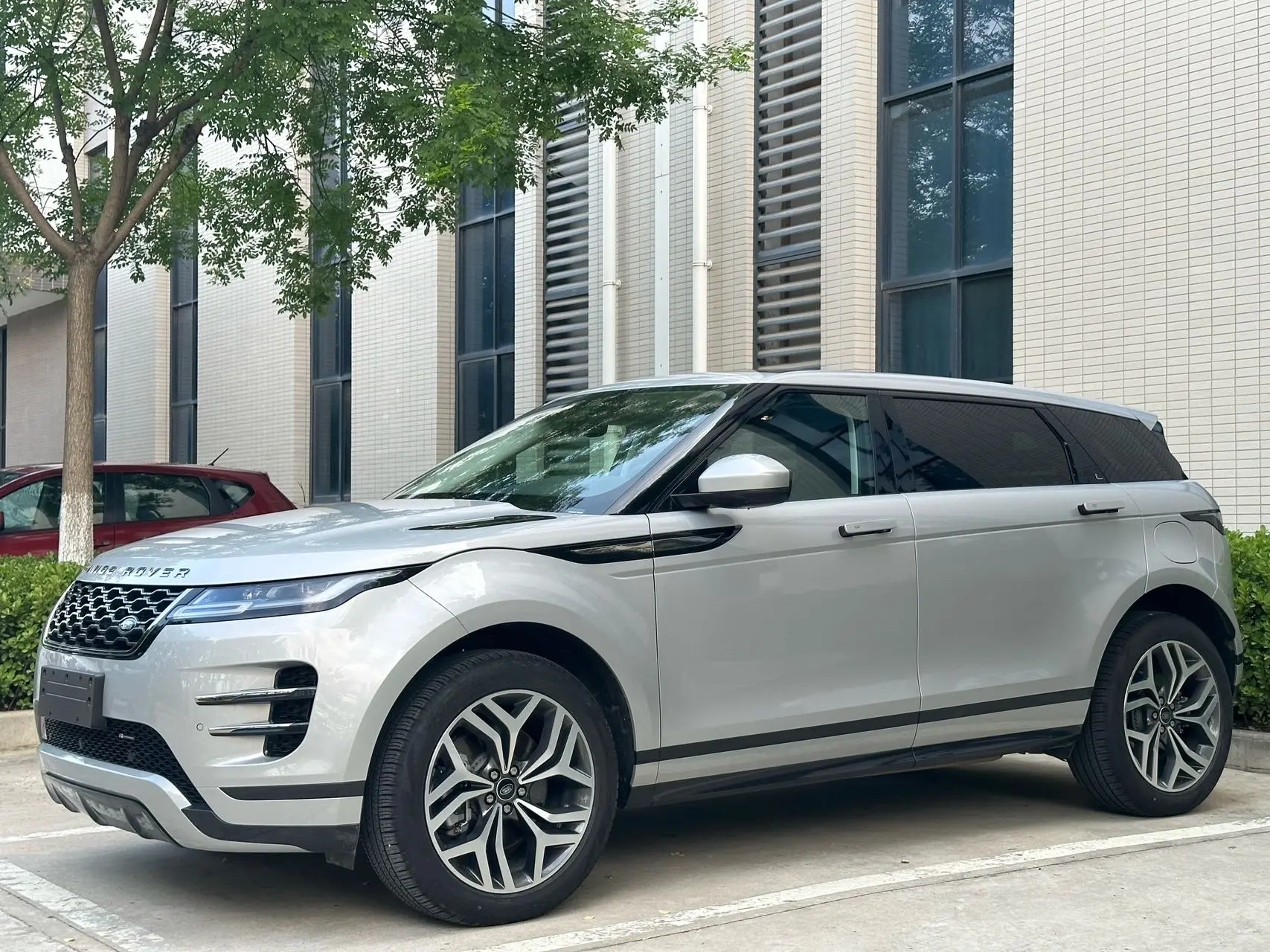 Land Rover Range Rover Evoque Phev №18701981 2023