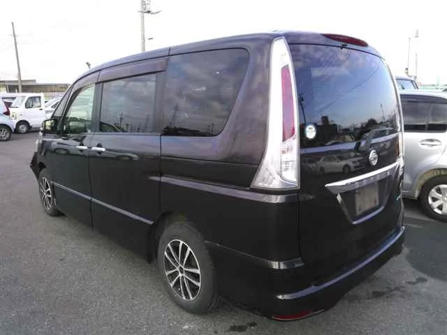 Nissan Serena Лот № 2012